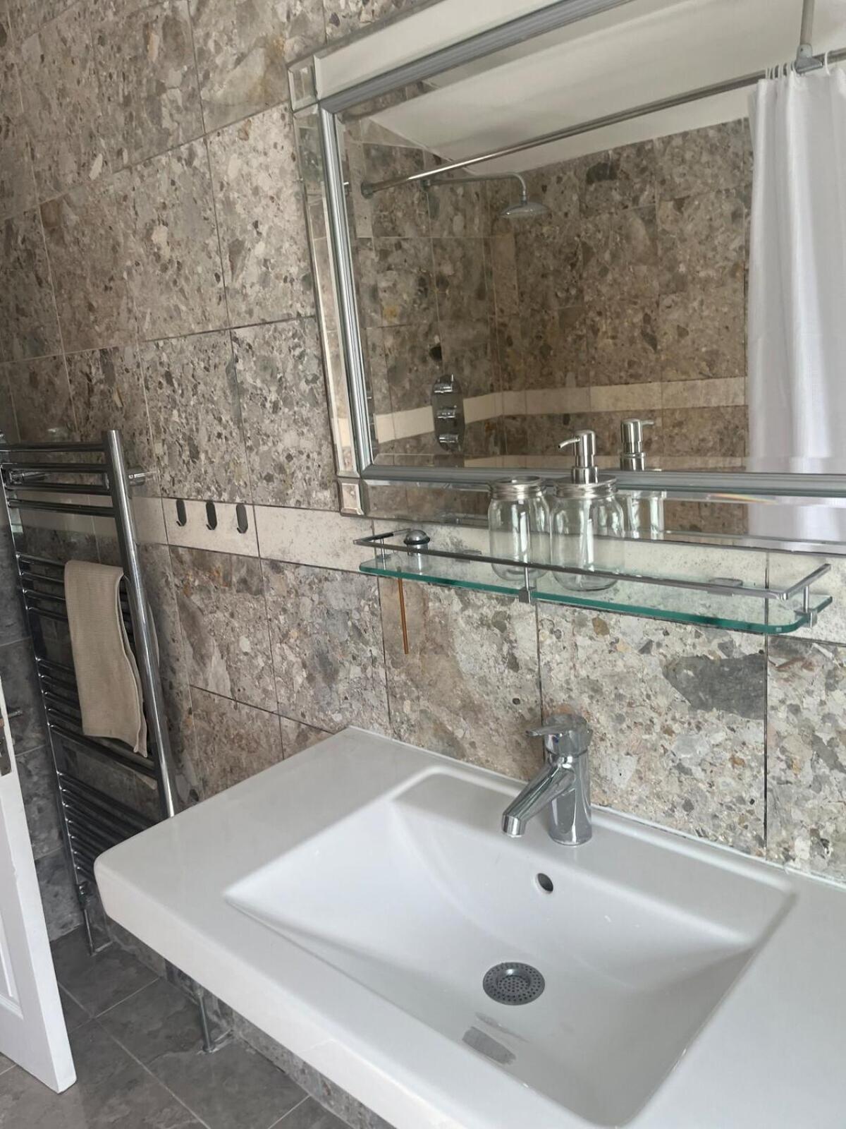 City Reach Retreat Spacious 4Bed House Startford Maryland Great Transport Links 伦敦 外观 照片